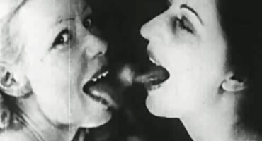 બસ્ટી ગૃહિણી શોર્ટ્સ મેસેન્જરમાં હાર્ડ ટોટી સેકસી વીડીયો ઇંગલિશ મળી