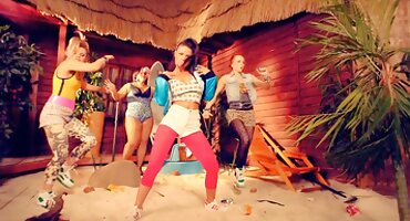 ચાર આંખો સાથે સ્ક્વિર્ટ સ્ખલન ગૃહિણી સેકસી પીચર વીડીયો