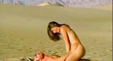 શિંગડા બોસ ચુંબન એક સુંદર છોકરી સાથે સરસ વણાંકો સેકસી વીડીયો સેકસી માં