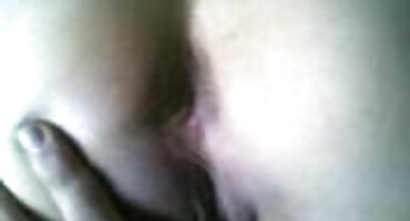 ખુરશી એચડી સેકસ વીડીયો પર બેઠેલા કાળા માણસ માટે પગ