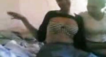 ઝડપથી બીપી સેકસી વીડીયો ફૂલ એચડી એક સુંદર સ્લટ ના છિદ્રો માં ઉત્તેજિત