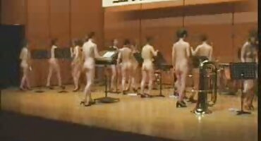 આ બેચલરેટ મહિલા કાળા નૃત્યનર્તિકાને સેકસી વીડીયો હિન્દી ચૂસી લે છે