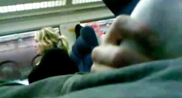 છોકરી તેના જીવનસાથીને સક્રિય રીતે સંતોષ્યા પછી શુક્રાણુથી સેકસી પીચર વીડીયો બીપી તેનો ચહેરો ધોઈ નાખે છે