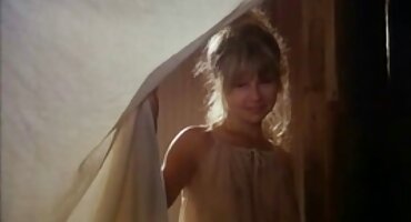 સુંદર સોનેરી સેકસી વીડીયો ભેજો અશ્લીલ આંખો બંધ