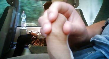 ચેલ ચુસ્ત-ફિટિંગ બીપી વીડીયો સેકસી ગુજરાતી ટોપી સાથે સુંદરતાને ચુંબન કરે છે