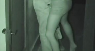 ગુપ્ત સેકસી વીડીયા સેકસી વીડીયા એક છિદ્ર દ્વારા એક અજાણી વ્યક્તિ ચૂસીને