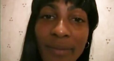 યુવાન બીપી વીડીયો સેકસી પ્રેમીઓ આનંદ માણવા માટે પલંગ પર ચુંબન કરે છે