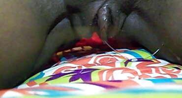 કેન્સર પોઝિશનમાં એક બીપી સેકસી બીપી વીડીયો યુવાન સોનેરીની ટોપીને ચુંબન કરે છે