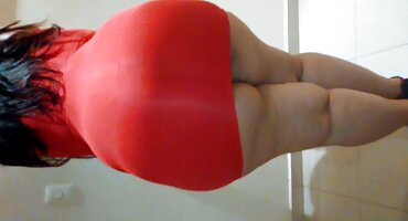 ચશ્મા સાથે આરાધ્ય યુવાન ફેશનિસ્ટા સેકસી બીપી વીડીયો એક મોટું ટોટી મેળવે છે