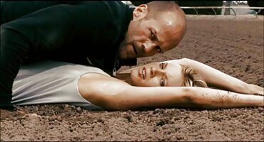 વસવાટ સેકસી વીડીયો ઓપન કરો છો ખંડમાં દાદા દાદી સાથે દાદીના ગરમ ચુંબન