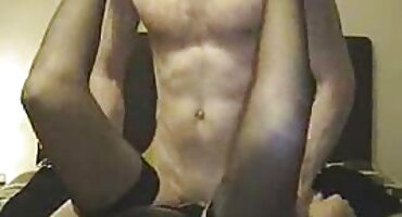 તેણે શૂન્ય સ્તનના કદ સાથે રશિયન મોડેલને ચુંબન કર્યું. સેકસી વીડીયા બીપી