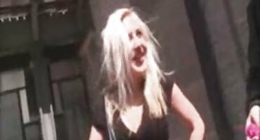 પ્રથમ વખત વાહિયાત સેકસી વીડીયો બતાવો