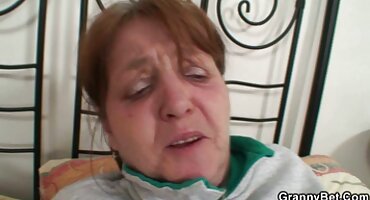 દંપતી સેકસી વીડીયો સેકસી ફોરપ્લે તરીકે ઓરલ સેક્સ કરે છે