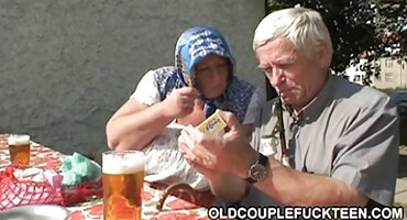 કૂલ વ્યક્તિ સુંદરતા સાથે સેકસી પીચર વીડીયો મોટા ચુંબન માં પૂલ