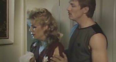 જીએફ રેકોર્ડ એક્સ એક્સ વીડીયો સેકસી એક વિડિઓ બહાર બનાવવા સાથે ગરમ યુવાન માણસ