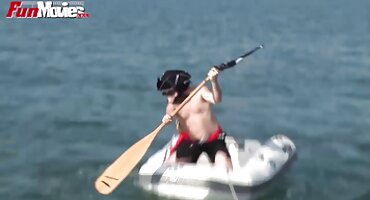 રાત્રિભોજન પછી, છોકરી કાળા સેકસી બીપી વીડીયો ડિલ્ડો પર બેઠી