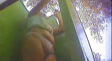 ગરમ મોટી સુંદર સ્ત્રી પથારીમાં વાઇબ્રેટરથી વિલાપ કરે સેકસી વીડીયો મુકો છે