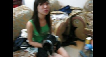 એક પ્રખર ચુંબન તેના હાથમાં સેકસી વીડીયો મુકો એક સુંદર કૂતરી