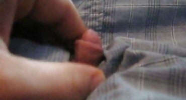 છોકરી તેના બોયફ્રેન્ડના શિશ્નને તેના પગથી મસાજ કરે છે ગુજરાતી સેકસી બીપી વીડીયો