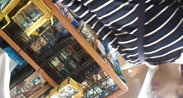 રમતિયાળ ઢીંગલી તેના બિલાડીના ચહેરા પર સવારી કરે એચડી વીડીયો સેકસી છે