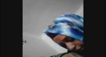 લાંબા પળિયાવાળું શ્યામા તેની છોકરીને કેન્સર સેકસી વીડીયો સેકસી સાથે ચુંબન કરે છે