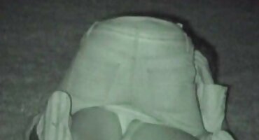 મોટા શિશ્નવાળા એક સેકસી પીચર વીડીયો માણસે ગળા પર ચરબીવાળી સ્ત્રીને ચુંબન કર્યું.