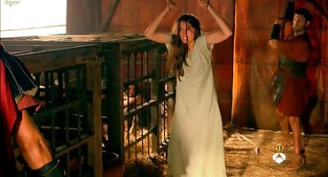 અરીસાની સામે બીપી વીડીયા સેકસી ઊભો રહેલો એક સોનેરી માણસ