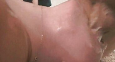 માલિશ કરનાર એક નક્કર ઉપકરણ સાથે મરીન્કાને ચુંબન ત્રીપલ એક્સ વીડીયો સેકસી કરે છે