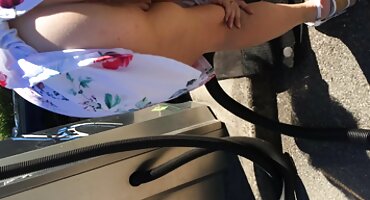 રશિયન છોકરી આક્રમક તેના ગધેડા દબાણ. સેકસી વીડીયો ફુલ સેકસી