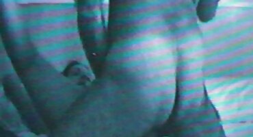 સુંદર શેવ્ડ નગ્ન ત્રીપલ એક્સ વીડીયો સેકસી તેના પ્રિયના ટોટી પર બેઠા