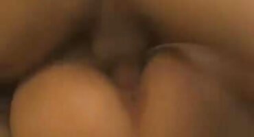 અમેઝિંગ સેકસી વીડીયો એક્સ એક્સ લૂંટ છોકરી દંપતી માતાનો ટોટી પર બેઠા