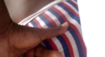 તેણી તેની ચુપચાપ માં એક ડિલ્ડો સેકસી વીડીયો ફોટા મૂકે છે અને તે રોકી શકતી નથી.