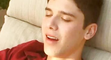 એક તોફાની બેડરૂમમાં તેની સની લિયોન સેકસી બીપી વીડીયો ગર્લફ્રેન્ડ અને તેની બિલાડી સાથે