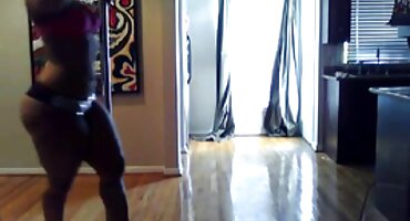 છોકરી એક યુવાન બીપી વીડીયો ફુલ સેકસી સજ્જન સાથે સંપૂર્ણપણે નગ્ન છે.