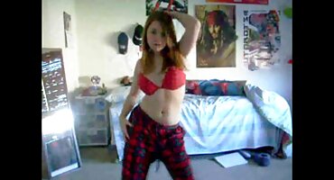 હેપી ભાઈ ત્રીપલ એક્સ સેકસી બીપી વીડીયો ખુશીથી તેની બહેનને બે છોકરીઓ સાથે ચુંબન કરશે