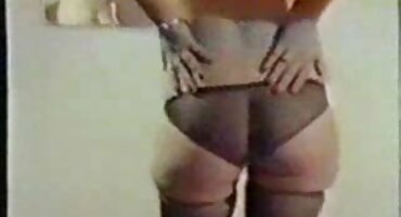 તેણી પાસે તેના શહેરમાં સૌથી ગરમ અને સૌથી નાની બિલાડી છે. સેકસી વીડીયો બતાવો