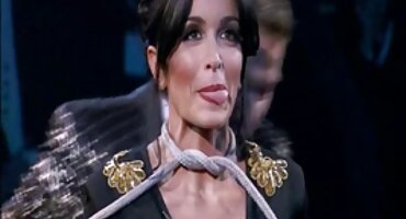 પાડોશીએ તેની ગર્લફ્રેન્ડને ગધેડા પર ઓપન વીડીયો સેકસી ચુંબન કર્યું.