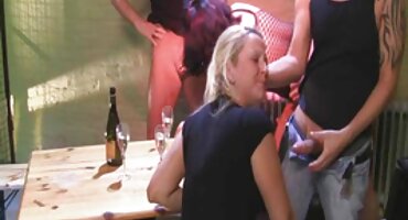 કામ પર સુંદર અશ્લીલ, ચુંબન કરવા માટે પ્રોત્સાહન મેળવવા સની લિયોન સેકસી બીપી વીડીયો માટે