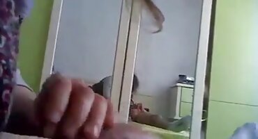 તેના ઘૂંટણ પર છોકરી મહેનતુ વાહિયાત સેકસી પીચર વીડીયો બે સભ્યો