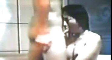 સ્લિમ છોકરી સેકસી વીડીયો ઇંગલિશ એક સભ્ય સાથે રમે છે અને એક વ્યક્તિ માટે આનંદ પૂરો પાડે છે