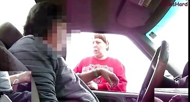 ફ્લોર પર બેઠેલી સેક્સી લાલ પળિયાવાળું સેકસી વીડીયો સેકસી છોકરી